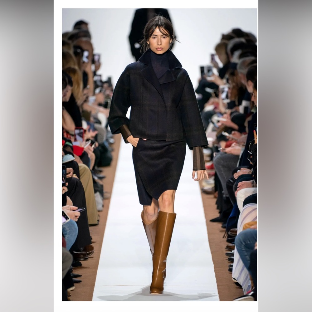 Akris Fall Runway 2019 cashmere coat. Brand new, no tags. Purchased for $4,999.